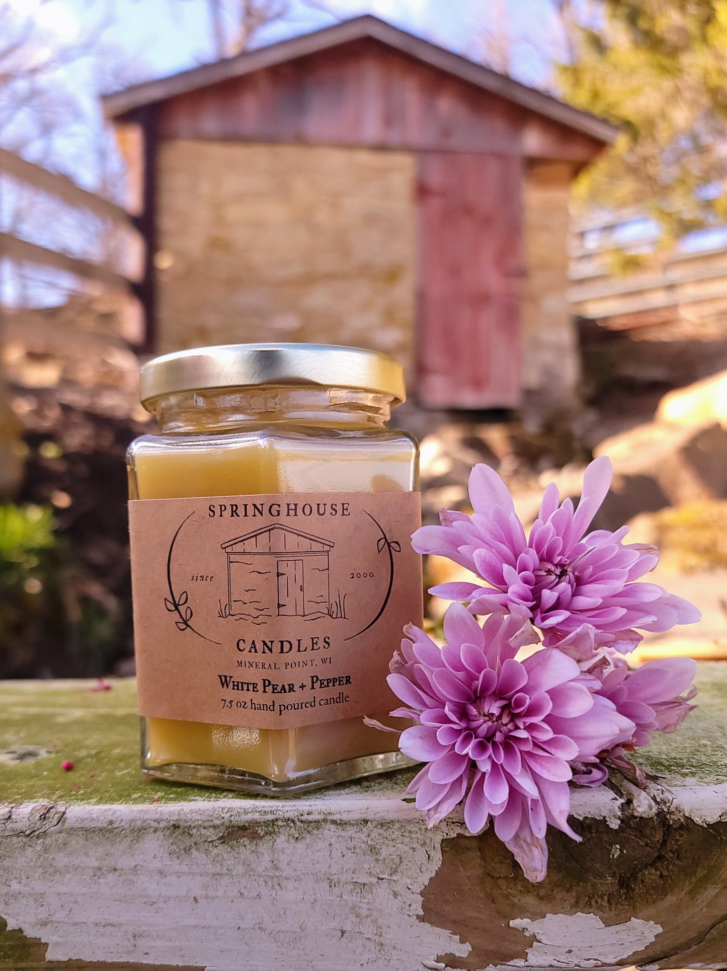 White Pear + Pepper 7.5 oz Hand Poured Candle